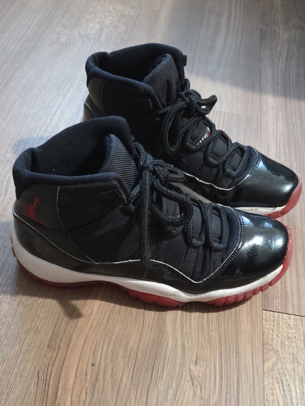 Kids Nike Air Jordan 11 Retro Bred Basketball Sneakers